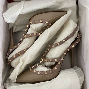 Valentino Garavani Patent Caged Rockstud heels